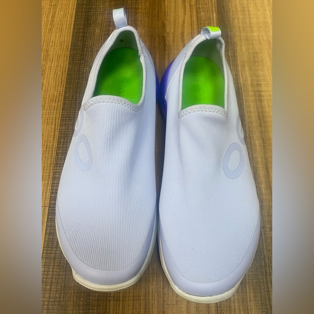 OOFOS OOmg Low Shoes Womens Size 9.5 Purple Slip-On Recovery Comfort Cushioned - Picture 2 of 8